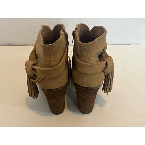 NWT Vince Camuto Fianna Tan Suede Tassel Heeled Ankle Boot‎ Size 10 - Picture 3 of 8
